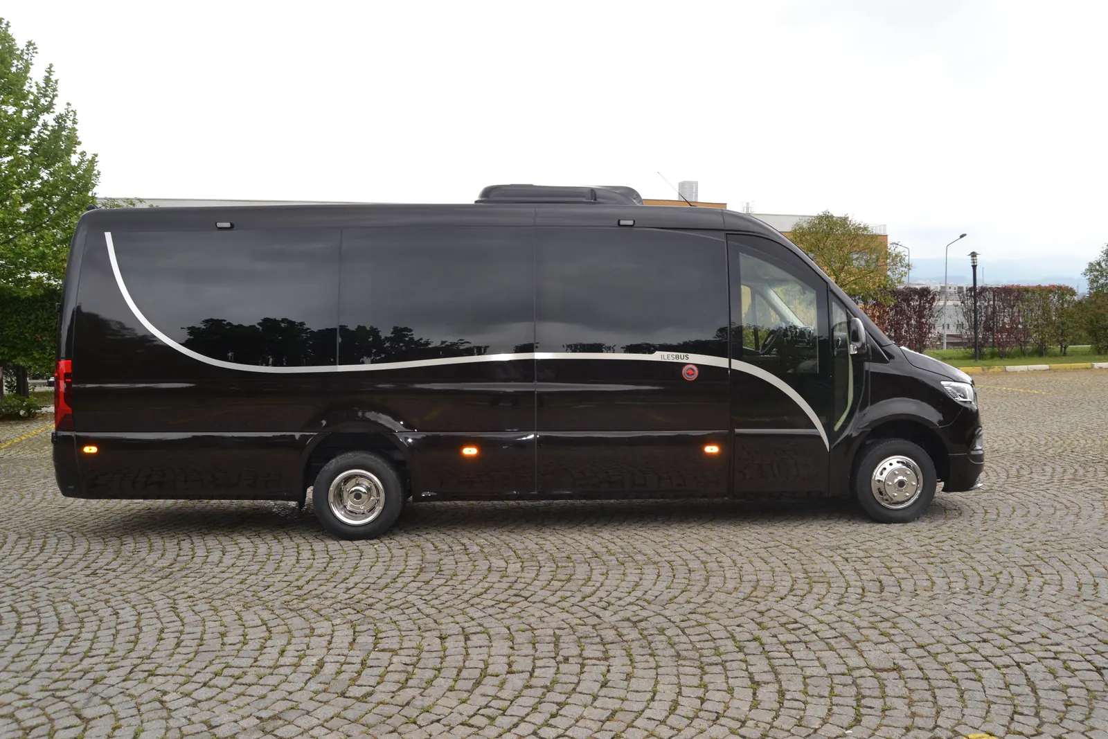 Elite vehicle, view 1 of 23
