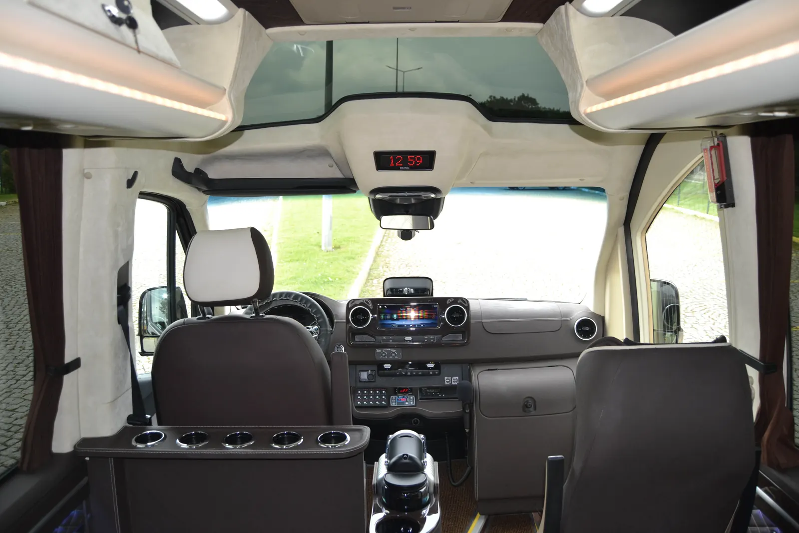 Elite vehicle, view 15 of 23