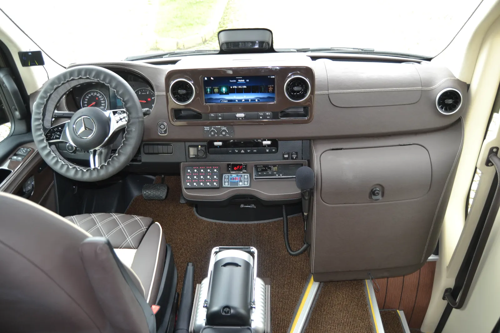 Elite vehicle, view 20 of 23