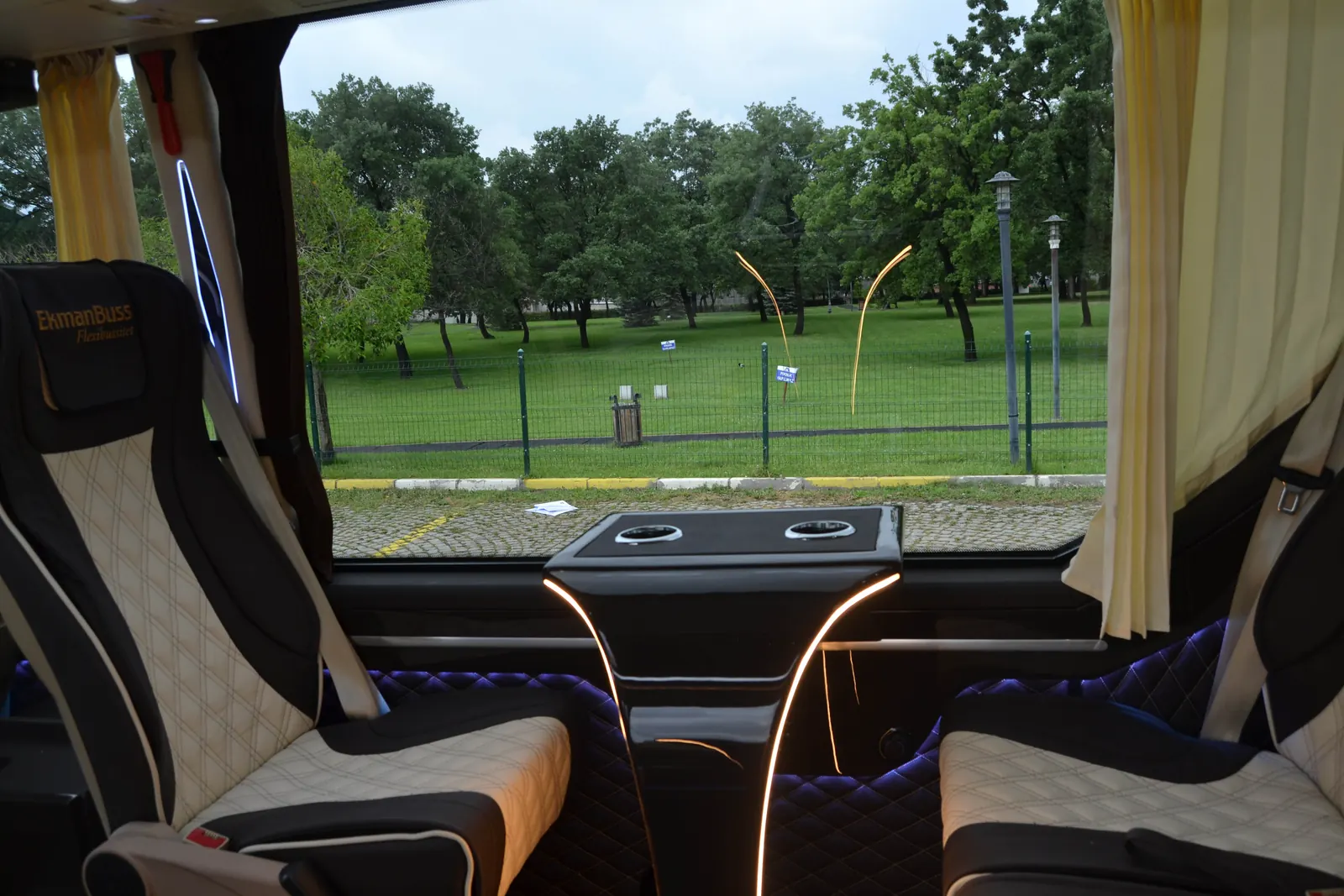 Elite vehicle, view 21 of 23