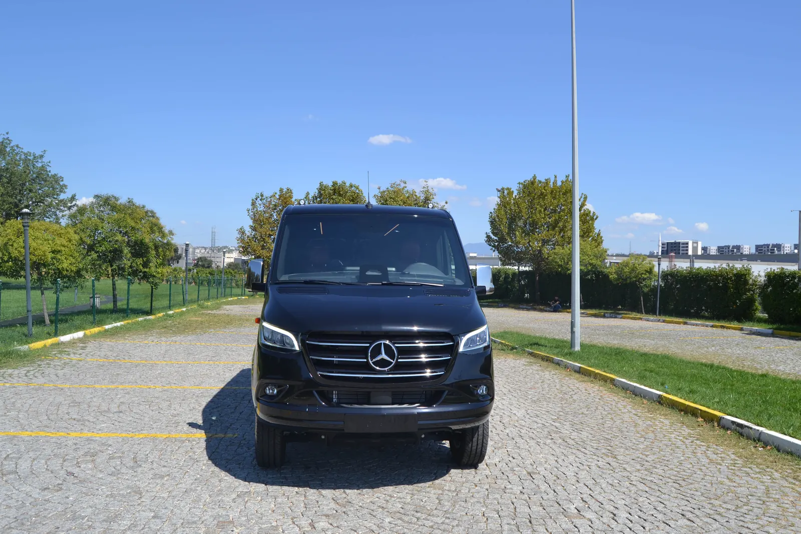 Furore vehicle, view 2 of 15