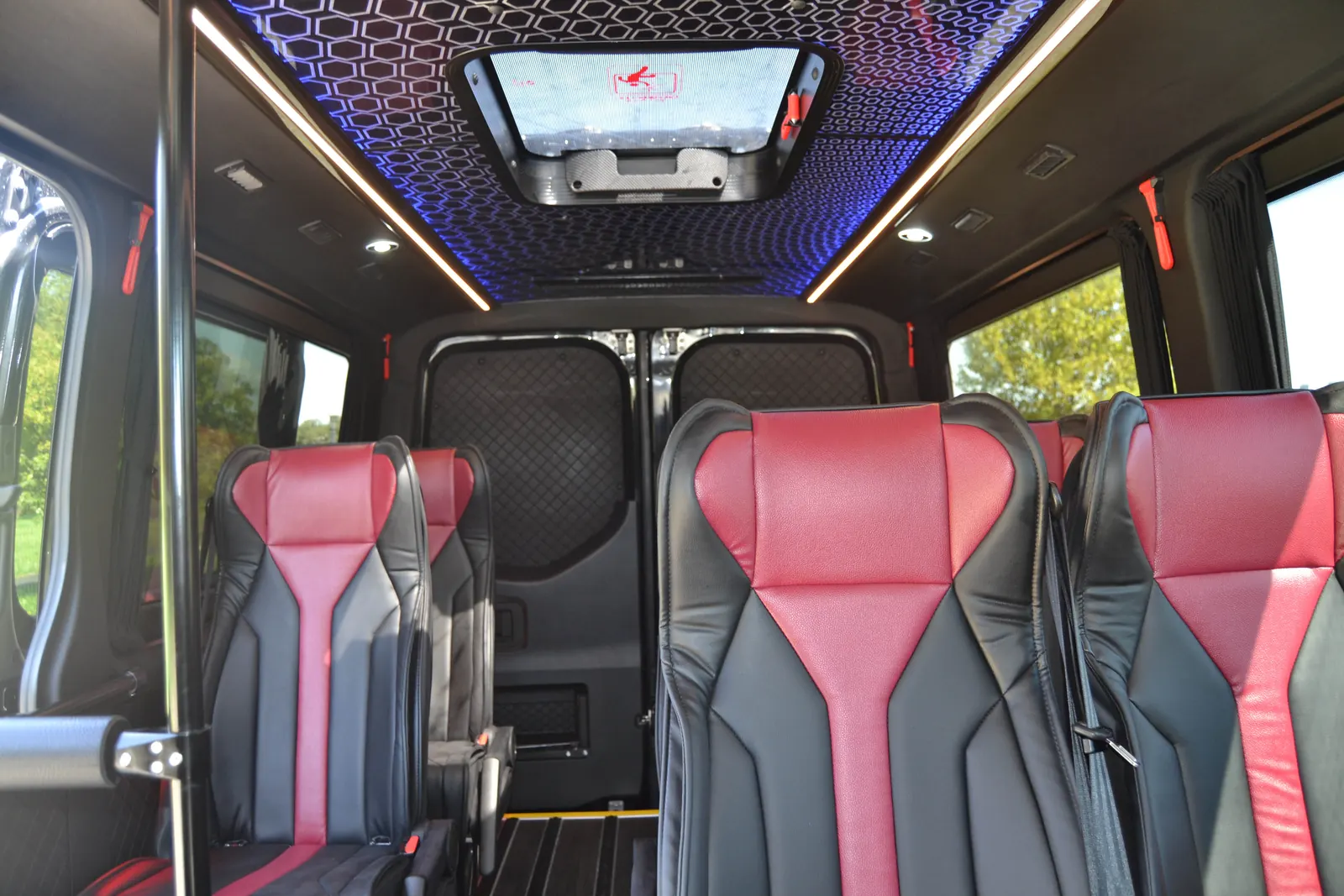 Furore vehicle, view 8 of 15