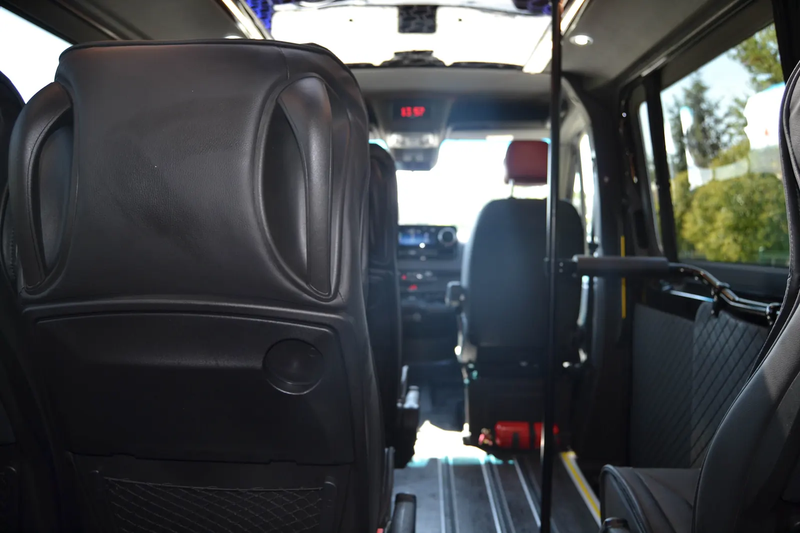 Furore vehicle, view 10 of 15