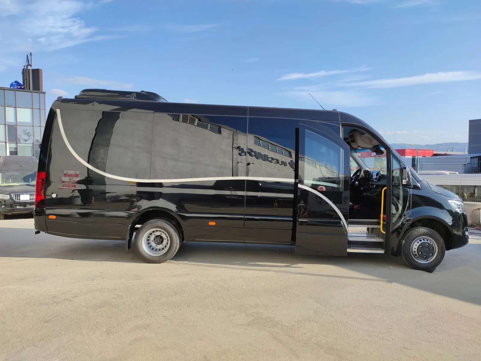 Renaissance vehicle, view 6 of 19