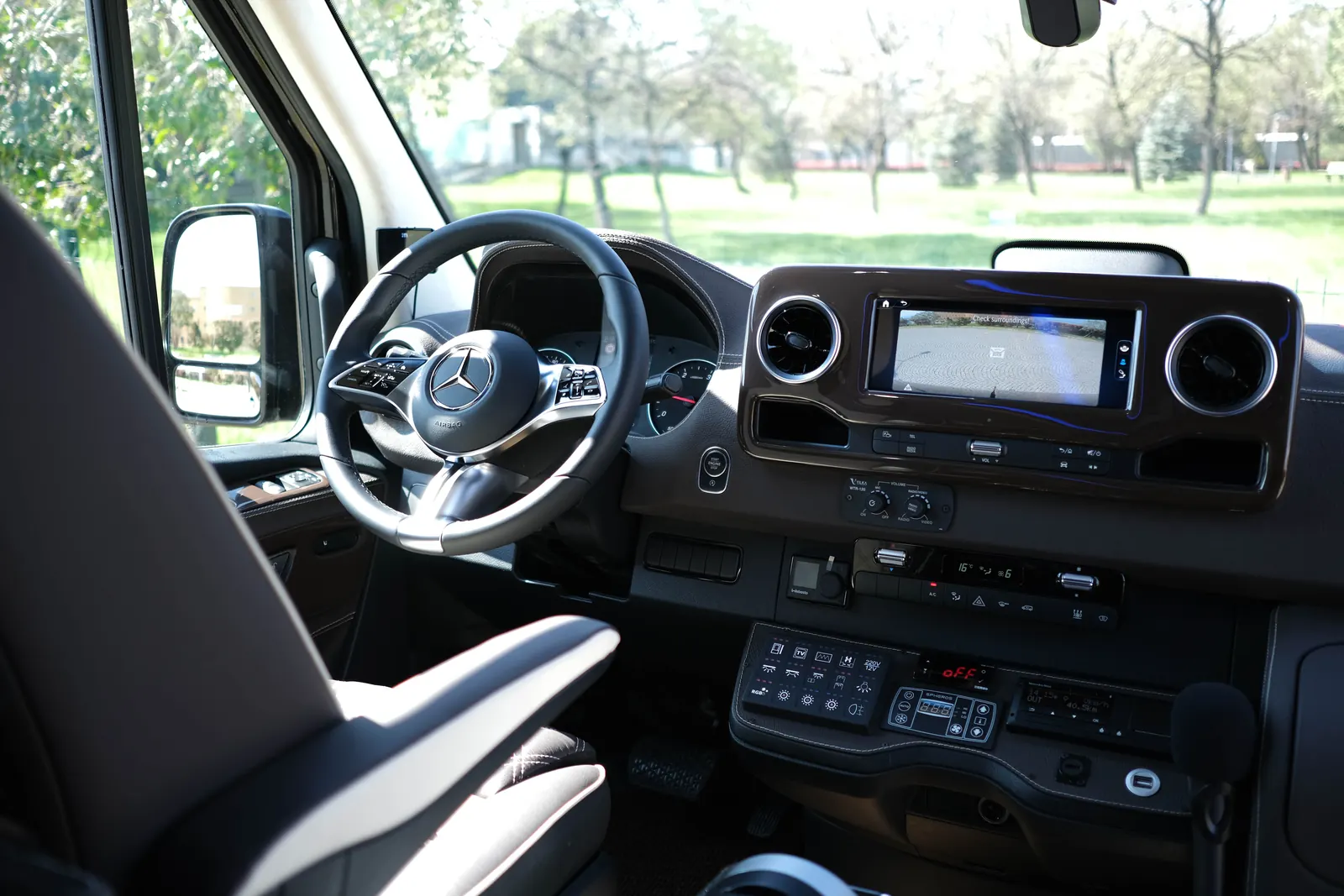 Ultra vehicle, view 5 of 38