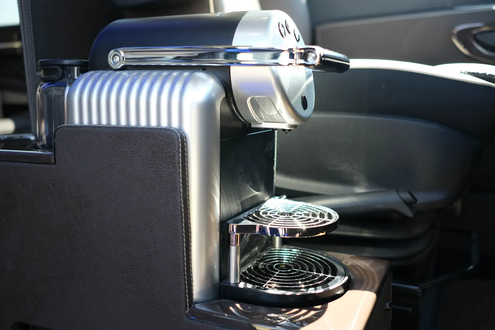 Ultra vehicle, view 14 of 38