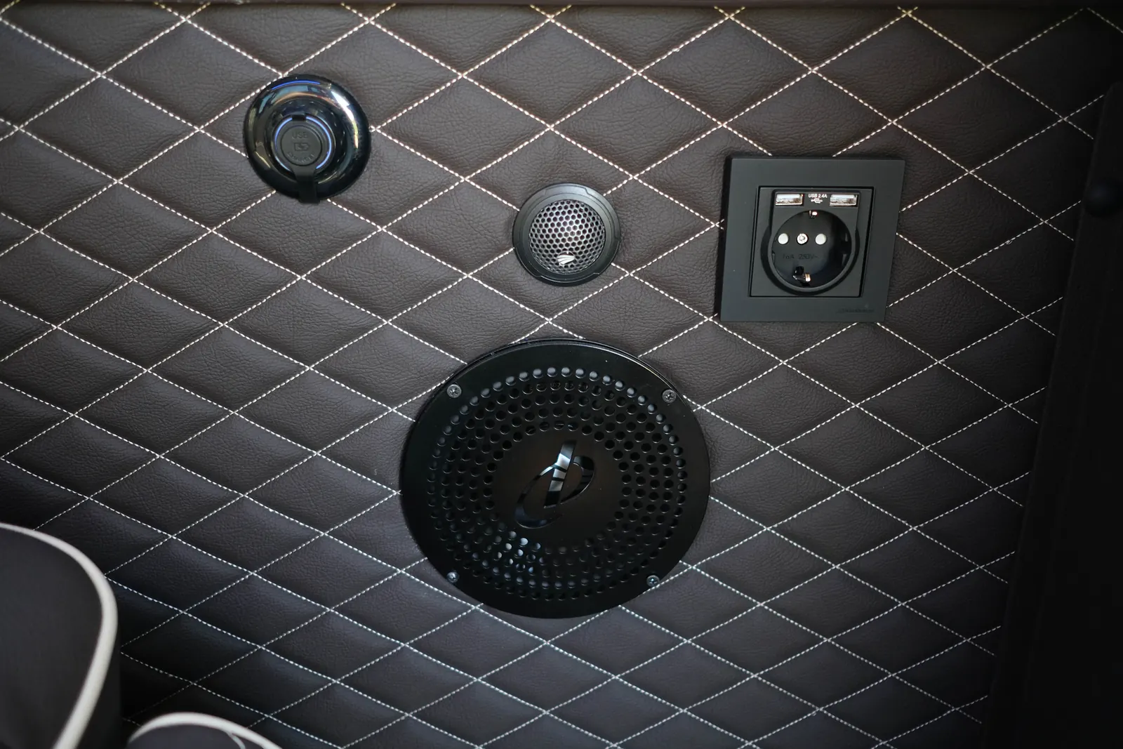 Ultra vehicle, view 15 of 38