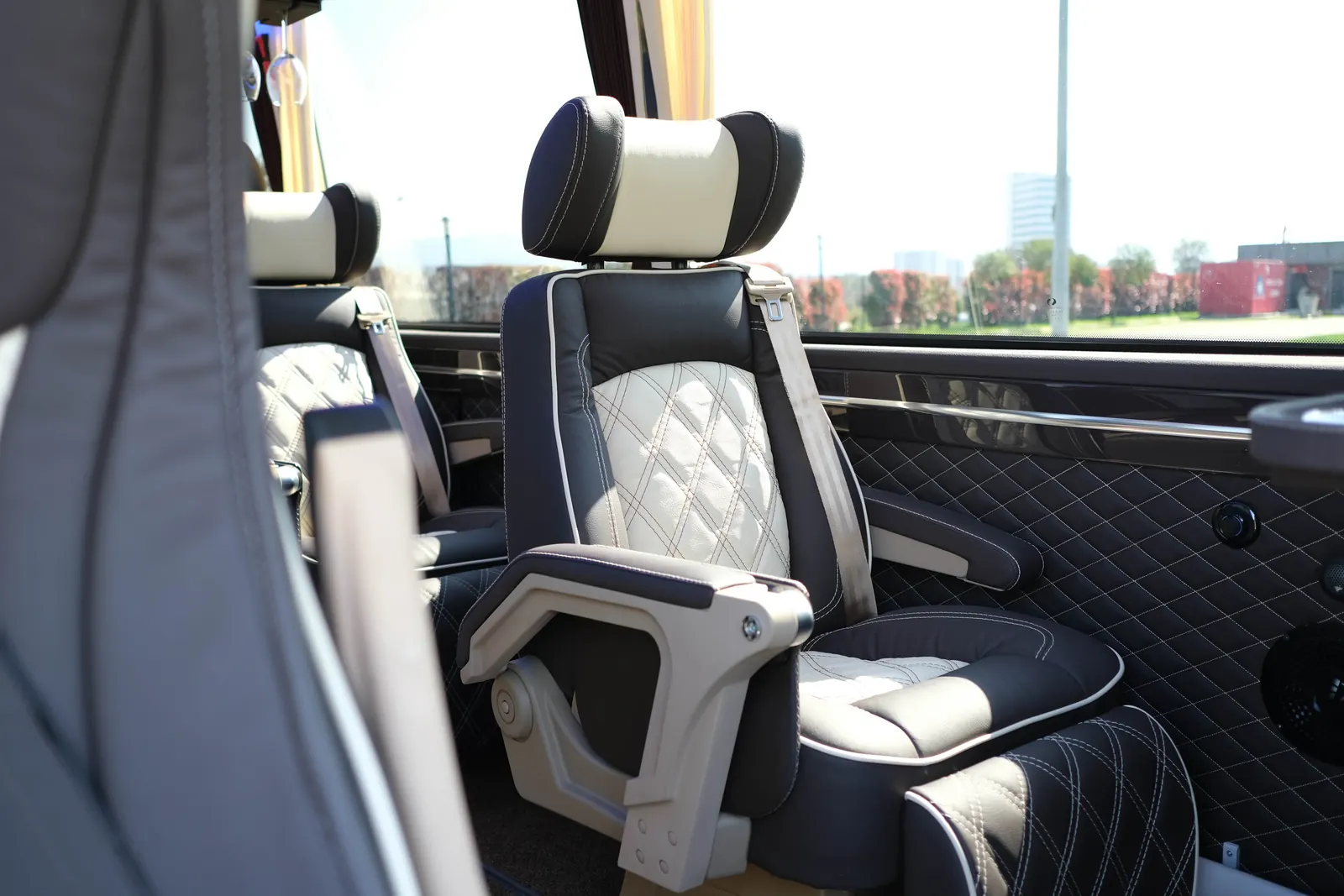 Ultra vehicle, view 22 of 38