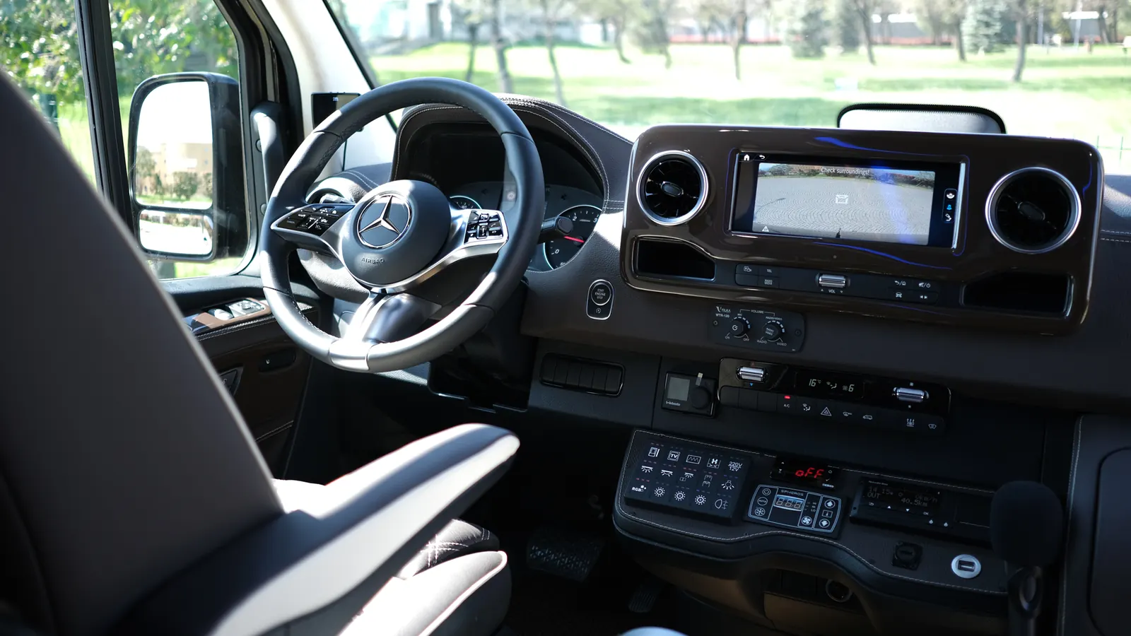Ultra vehicle, view 36 of 38