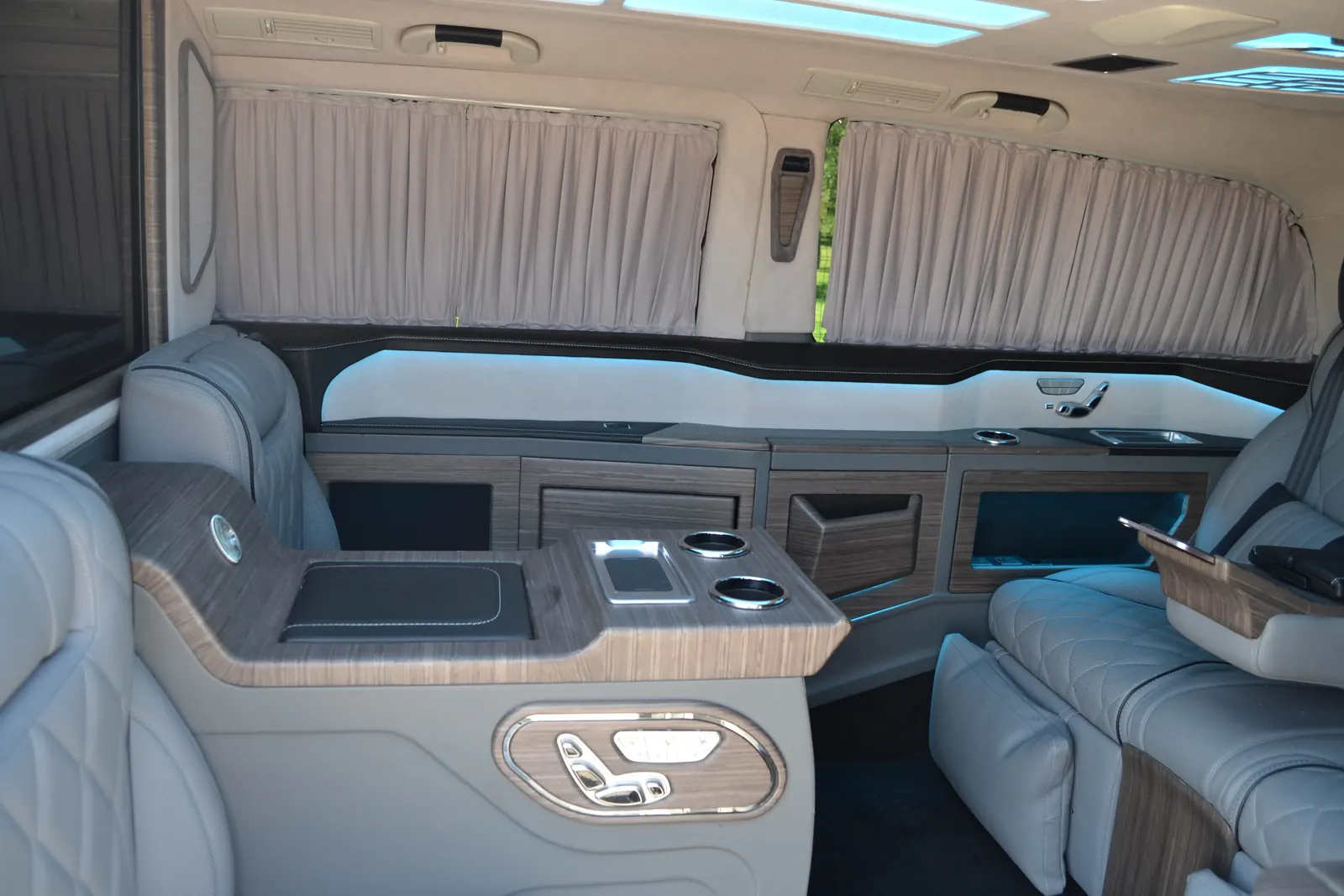 Vito VIP vehicle, view 20 of 37