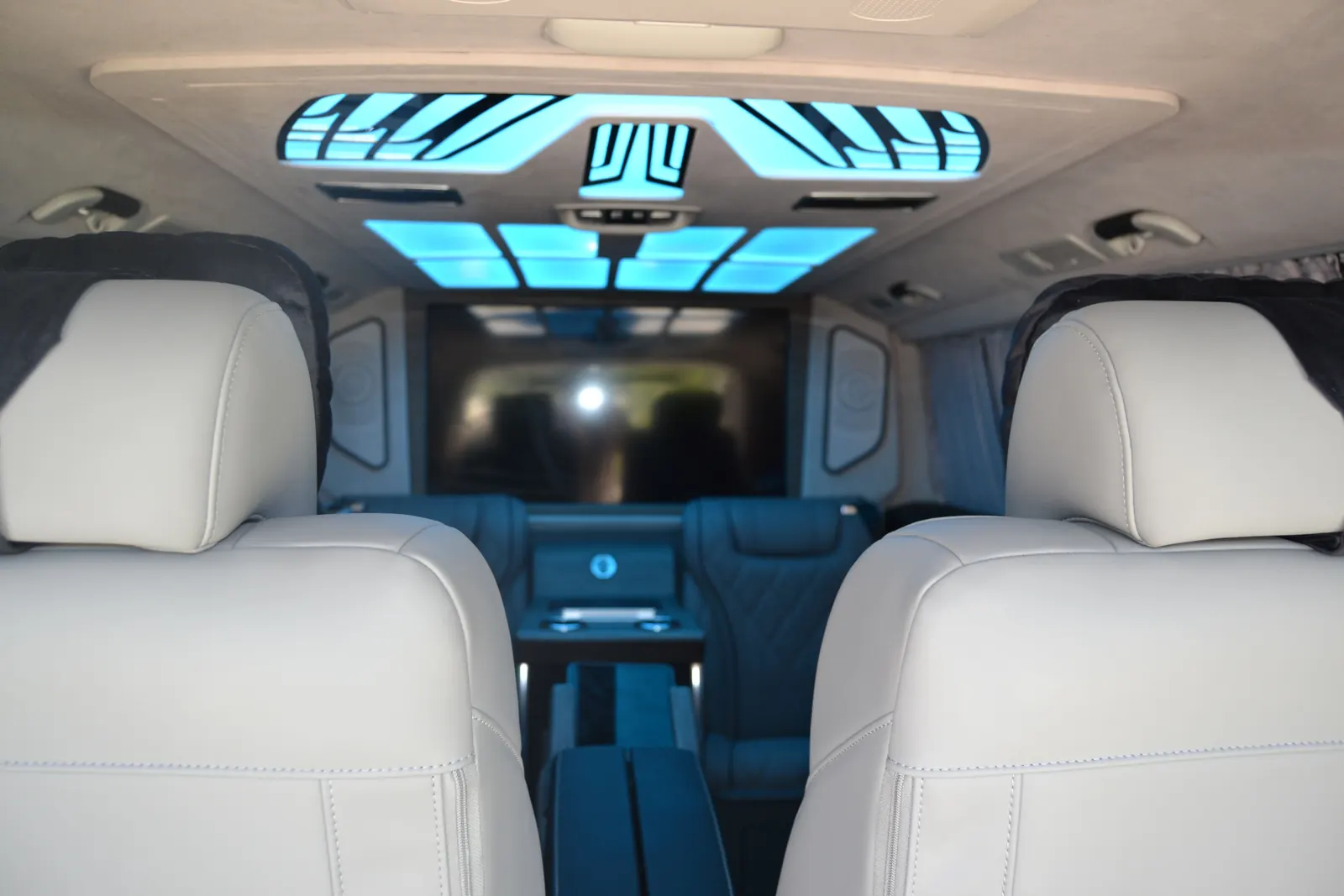 Vito VIP vehicle, view 23 of 37