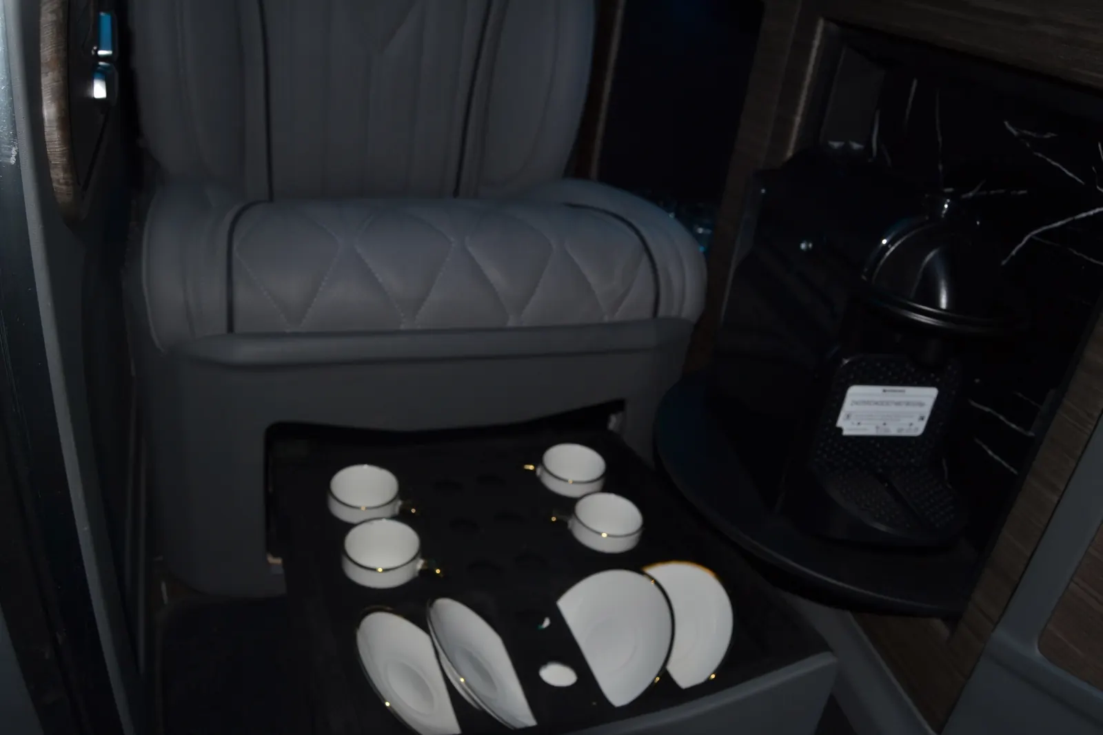 Vito VIP vehicle, view 26 of 37