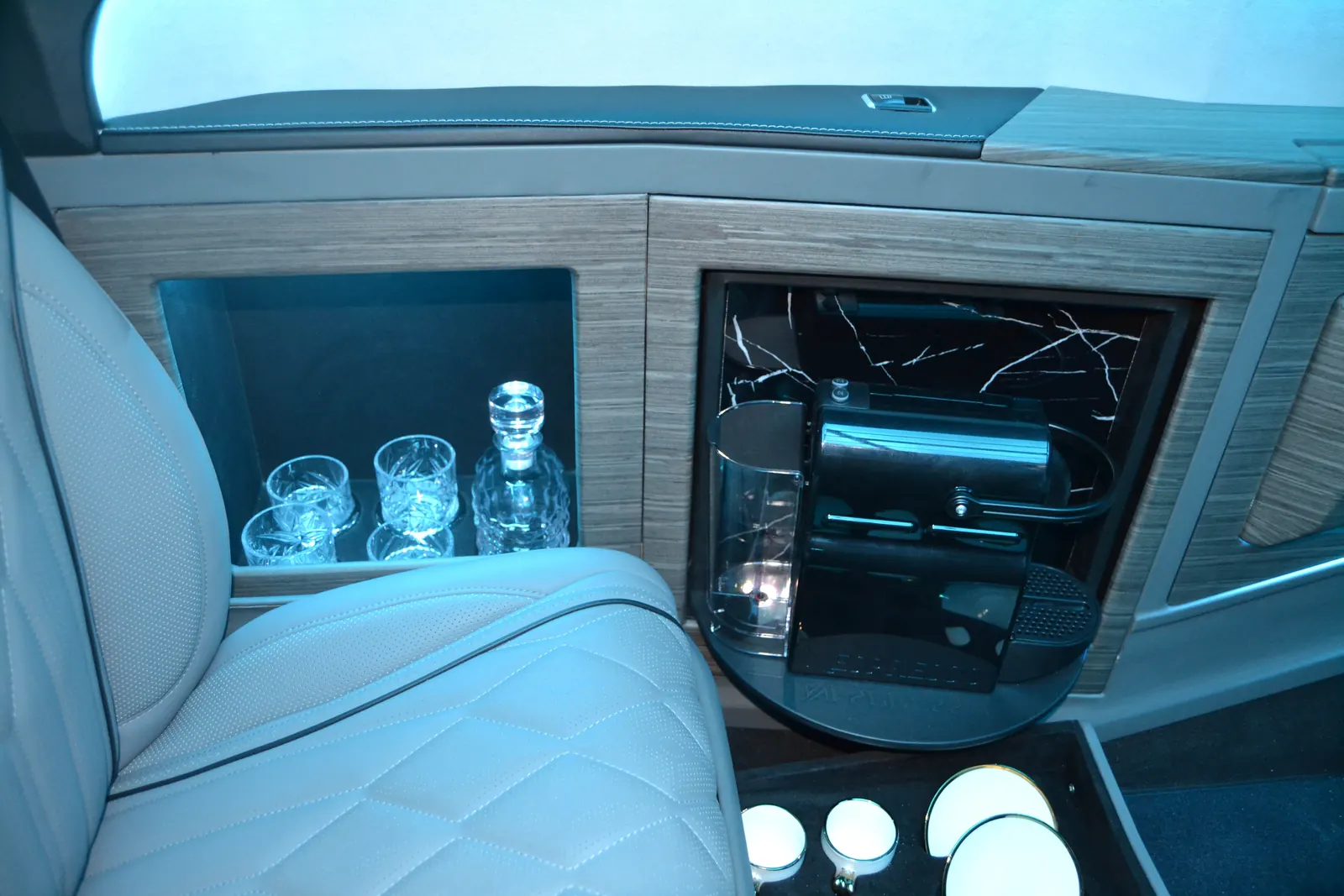 Vito VIP vehicle, view 29 of 37