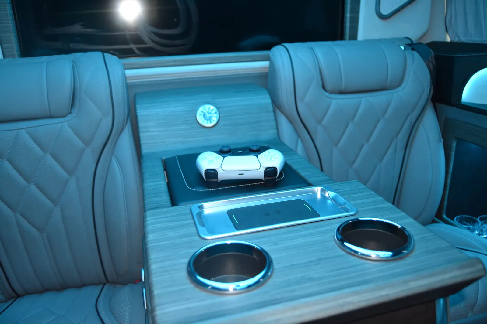 Vito VIP vehicle, view 30 of 37