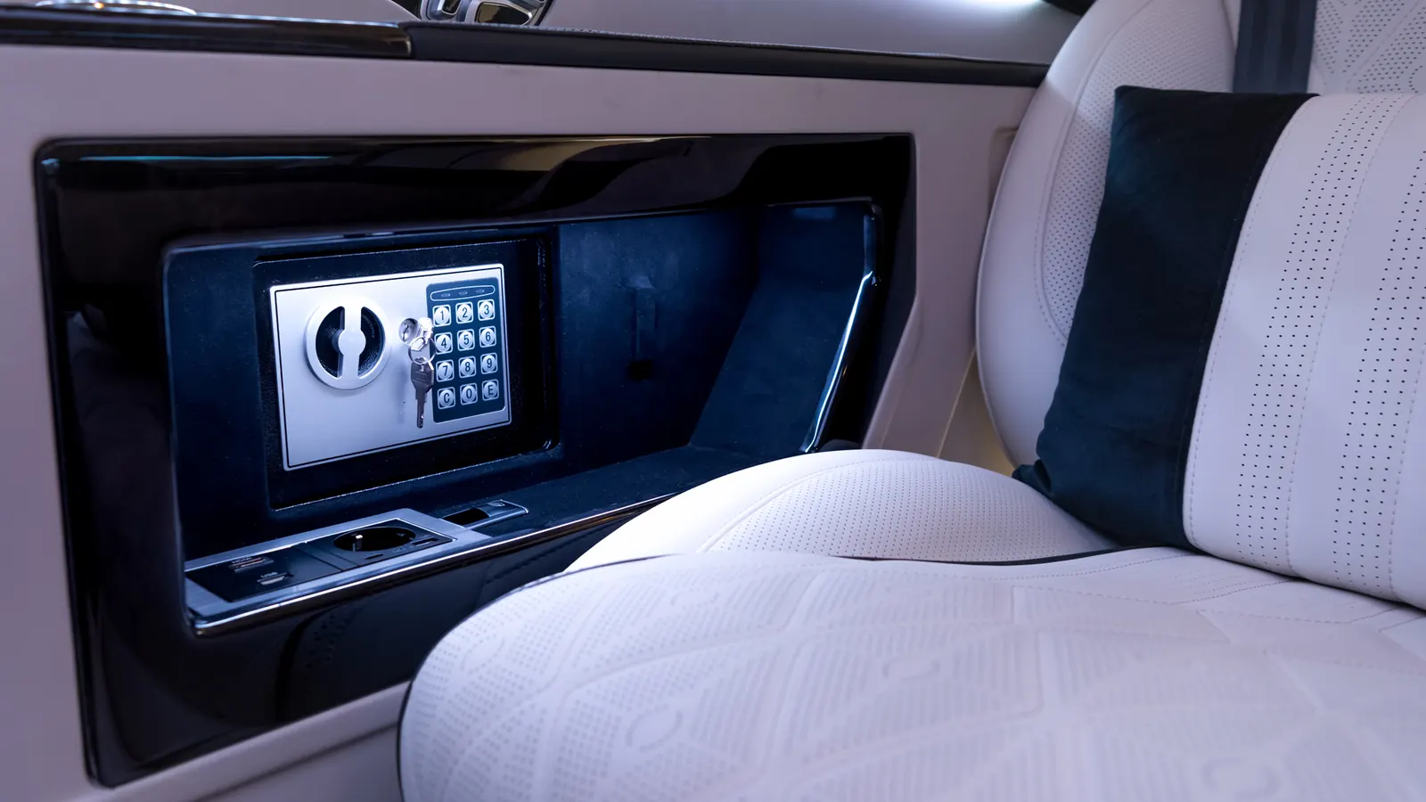 Vito VIP vehicle, view 34 of 37
